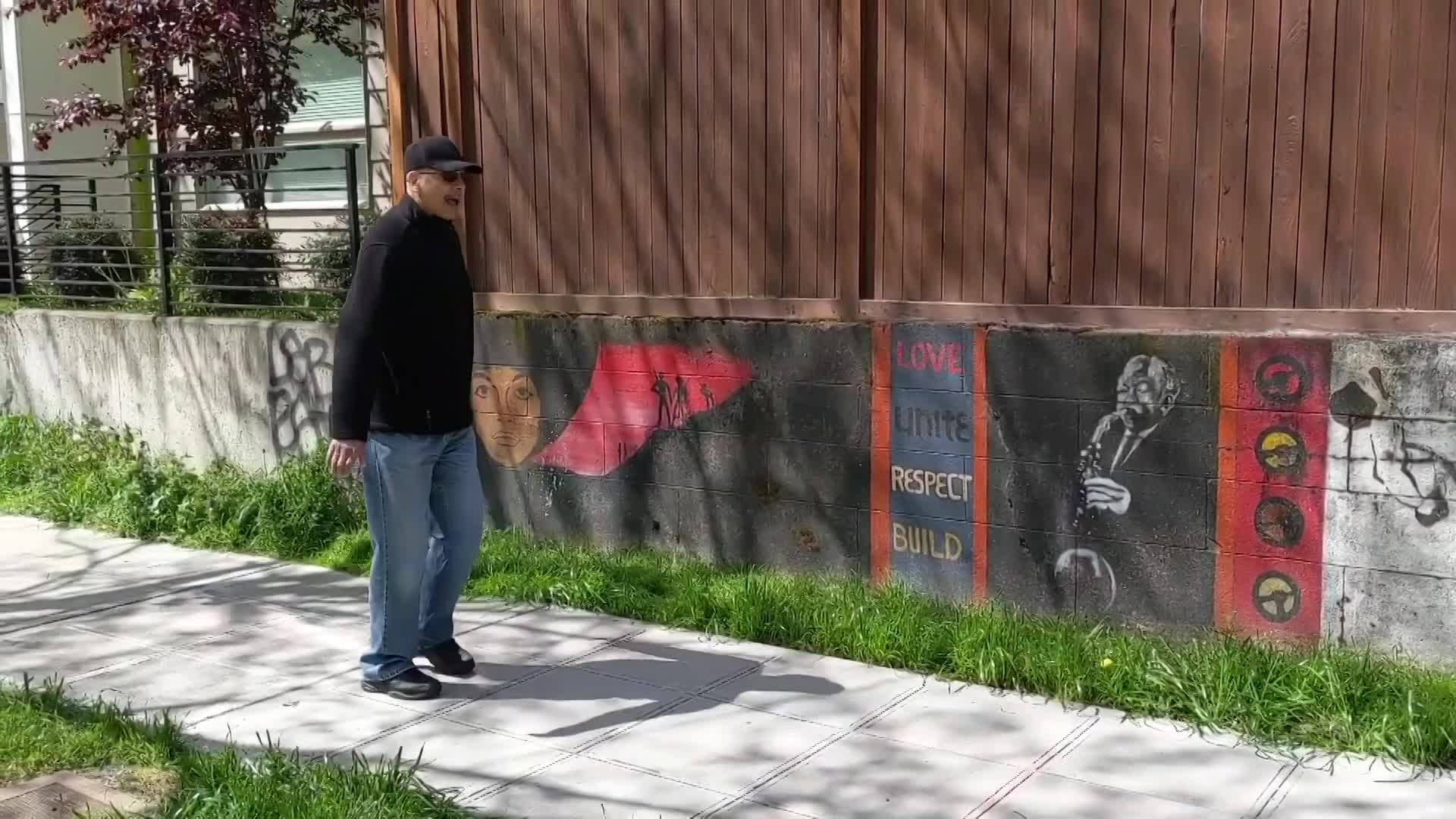 Al Islam and Community Issues: The People's Wall